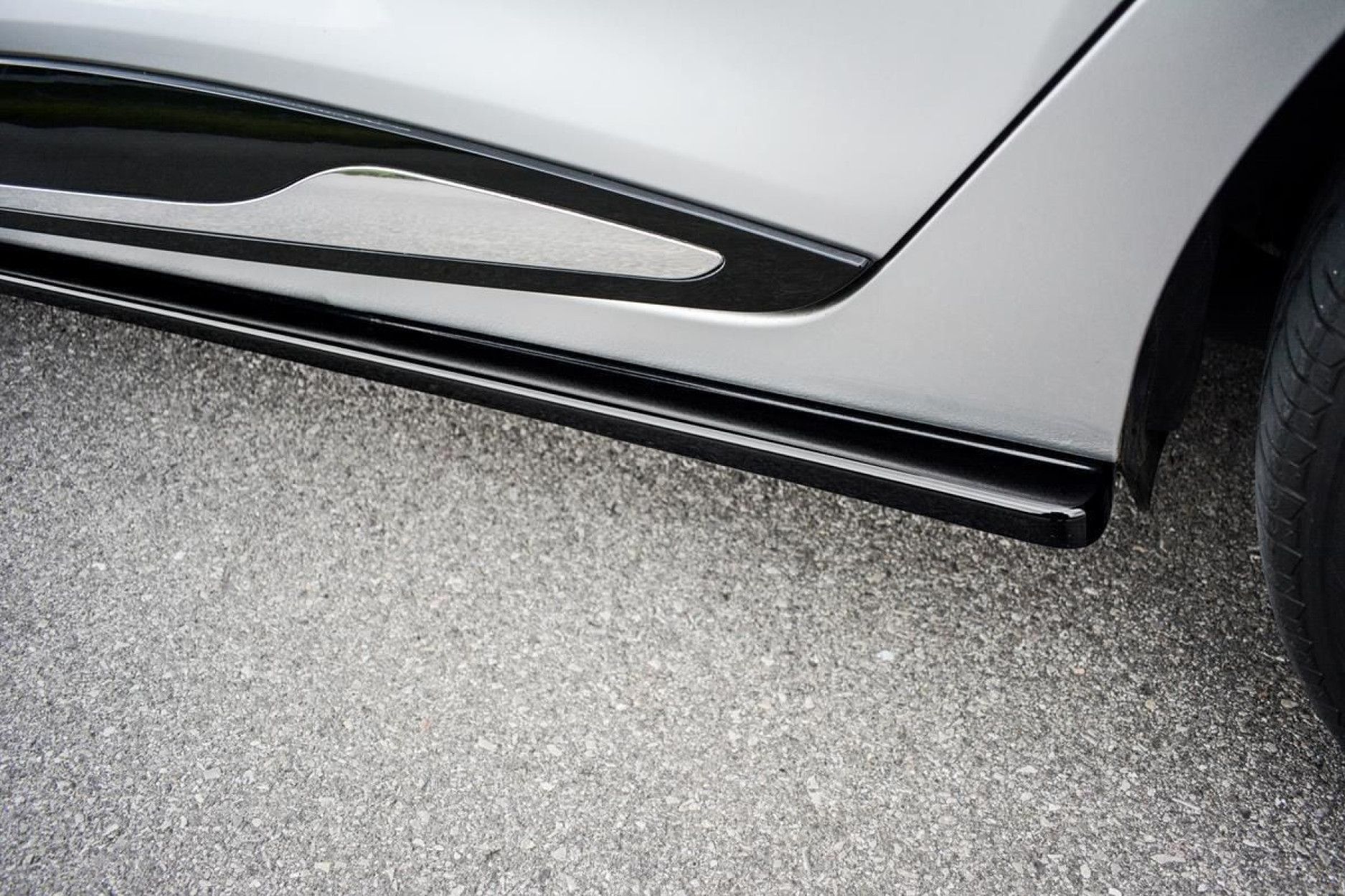 Maxton Design ABS Seitenschweller für Renault Clio MK4 RS schwarz hochglanz (4) 