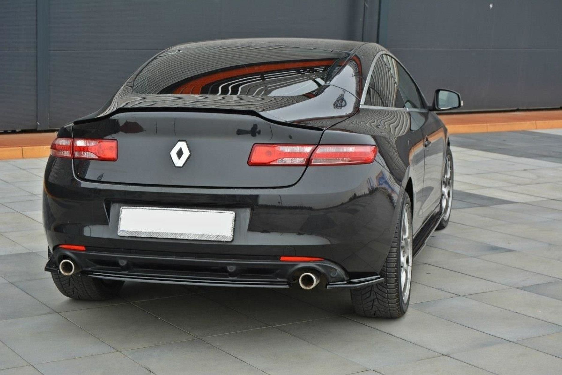 Maxton Design ABS Diffusor Seiten Eerwiterungen Flaps für Renault Laguna MK3 Coupe schwarz hochglanz (2) 