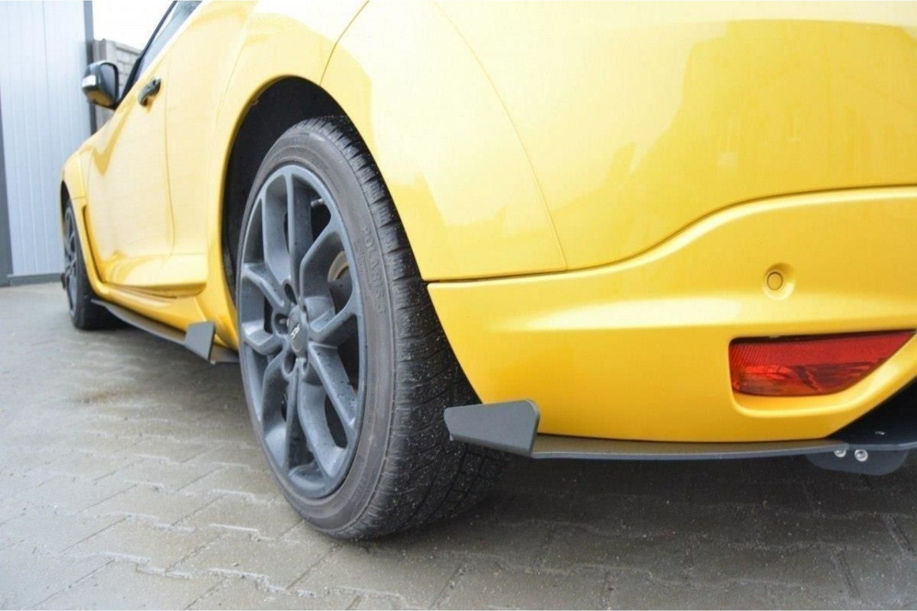 Maxton Design ABS Diffusor Seiten Eerwiterungen Flaps für Renault Megane MK3 RS schwarz matt (3) 