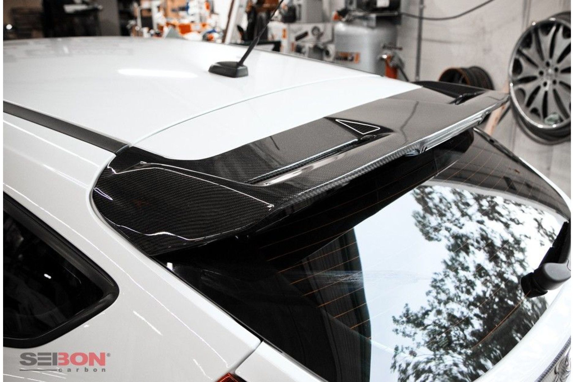 Seibon carbon spoiler fitting forD Focus hatchback 2012 - 2014 OE-Style (4) 