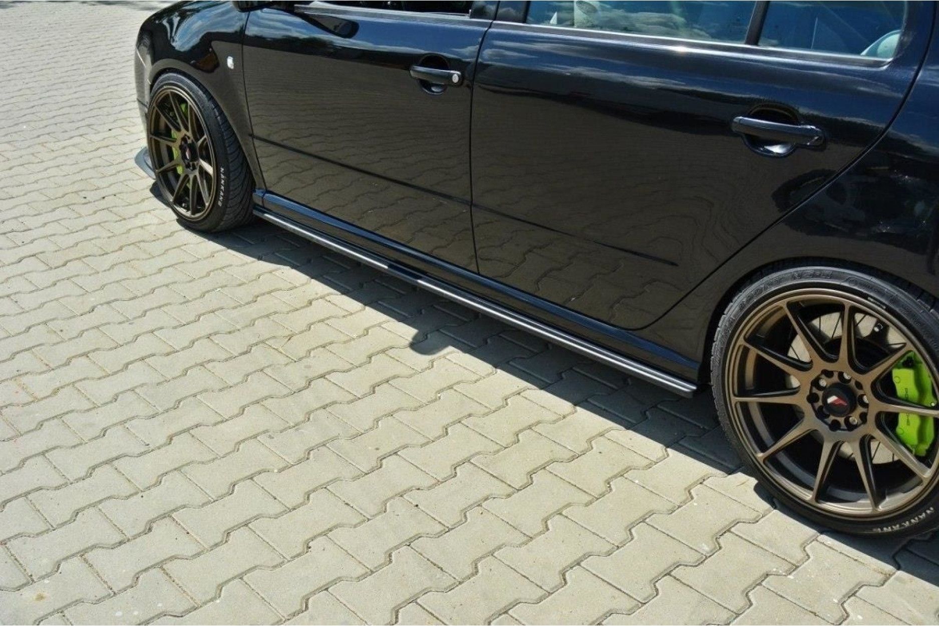 Maxton Design ABS Seitenschweller für Skoda Fabia MK1 RS schwarz hochglanz (3) 