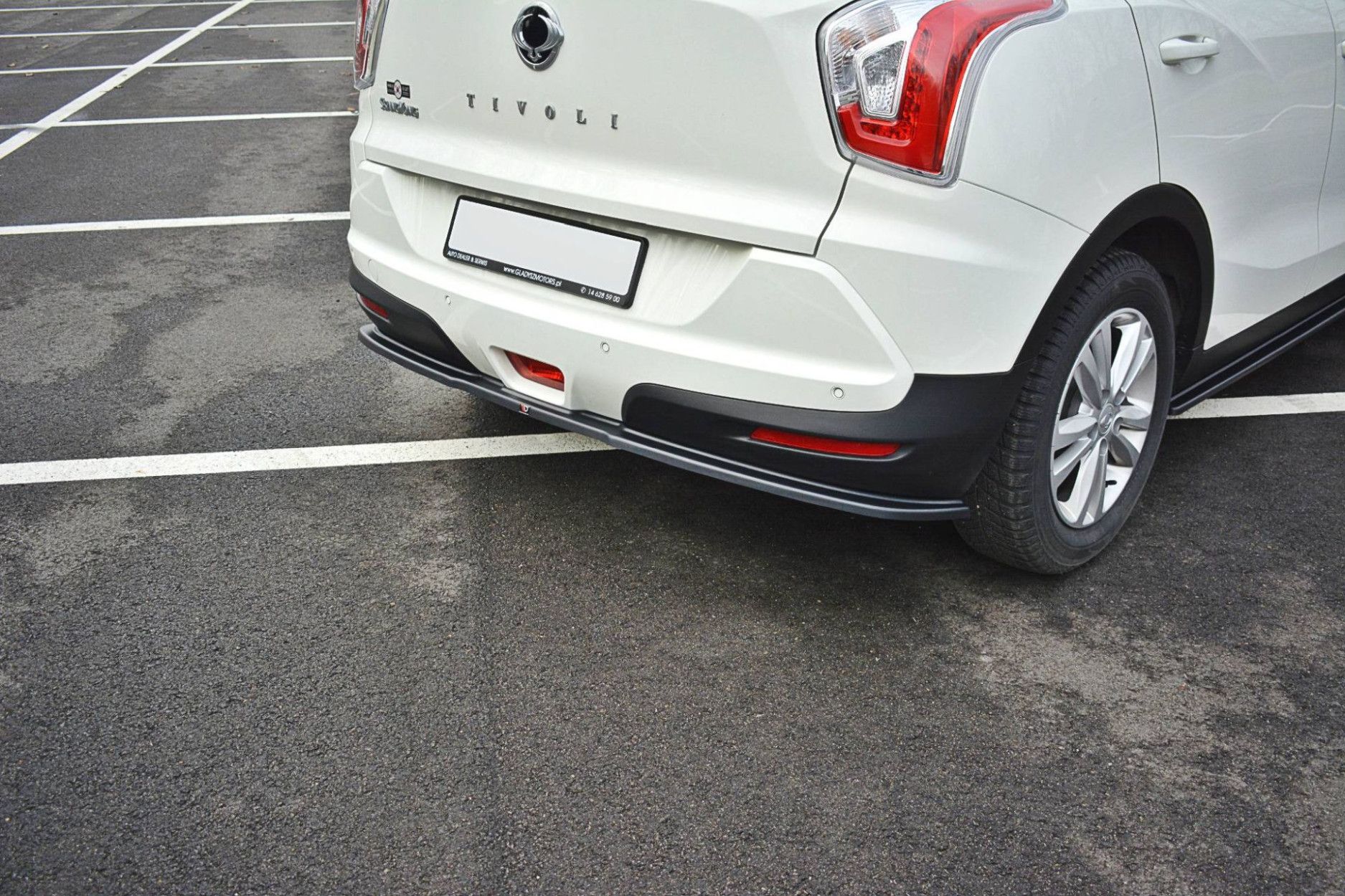 Maxton Design ABS Diffusor für SsangYong Tivoli schwarz hochglanz (4) 