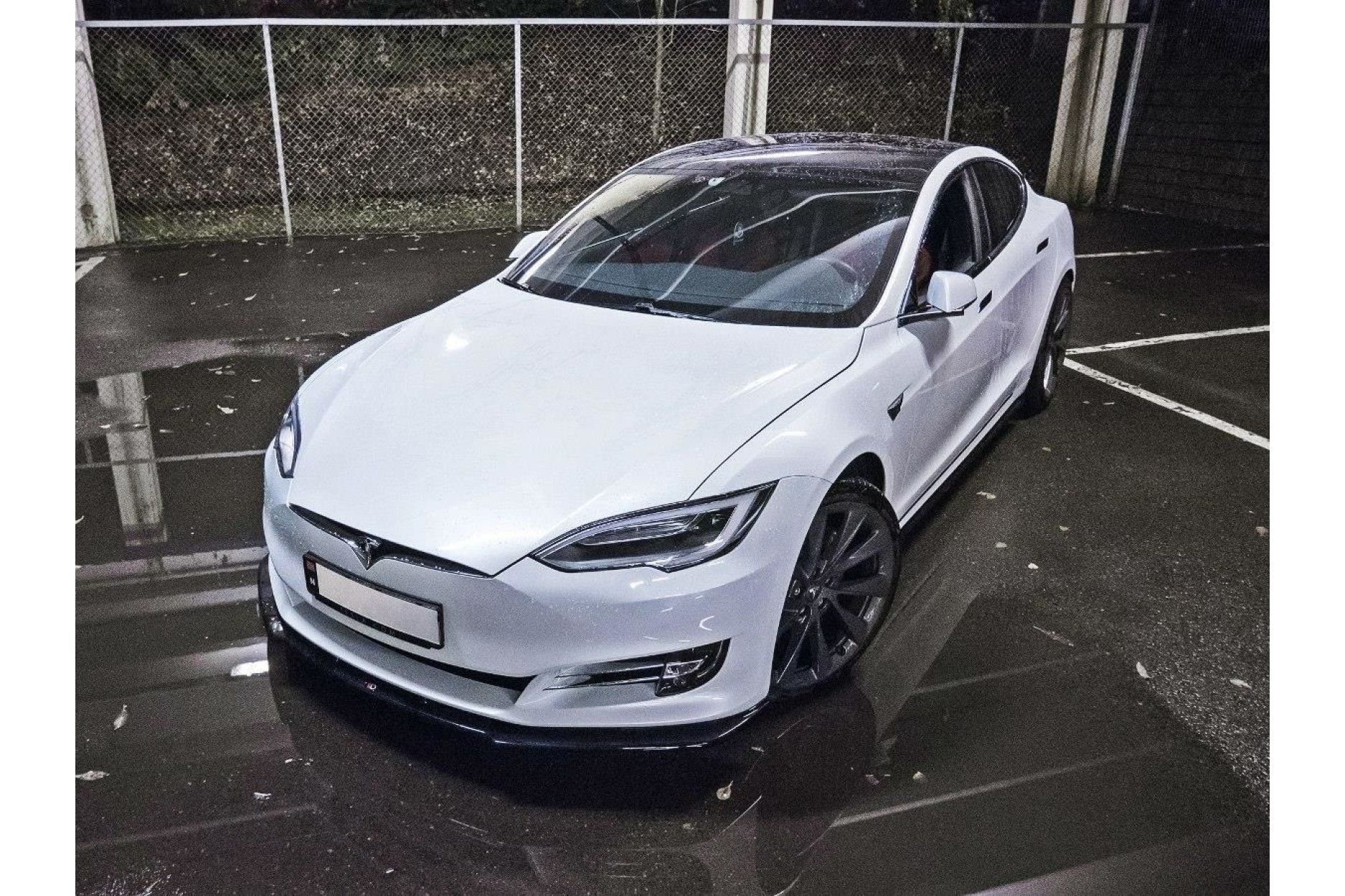 Maxton Design ABS Frontlippe V.1 für Tesla Model S Facelift schwarz hochglanz (3) 