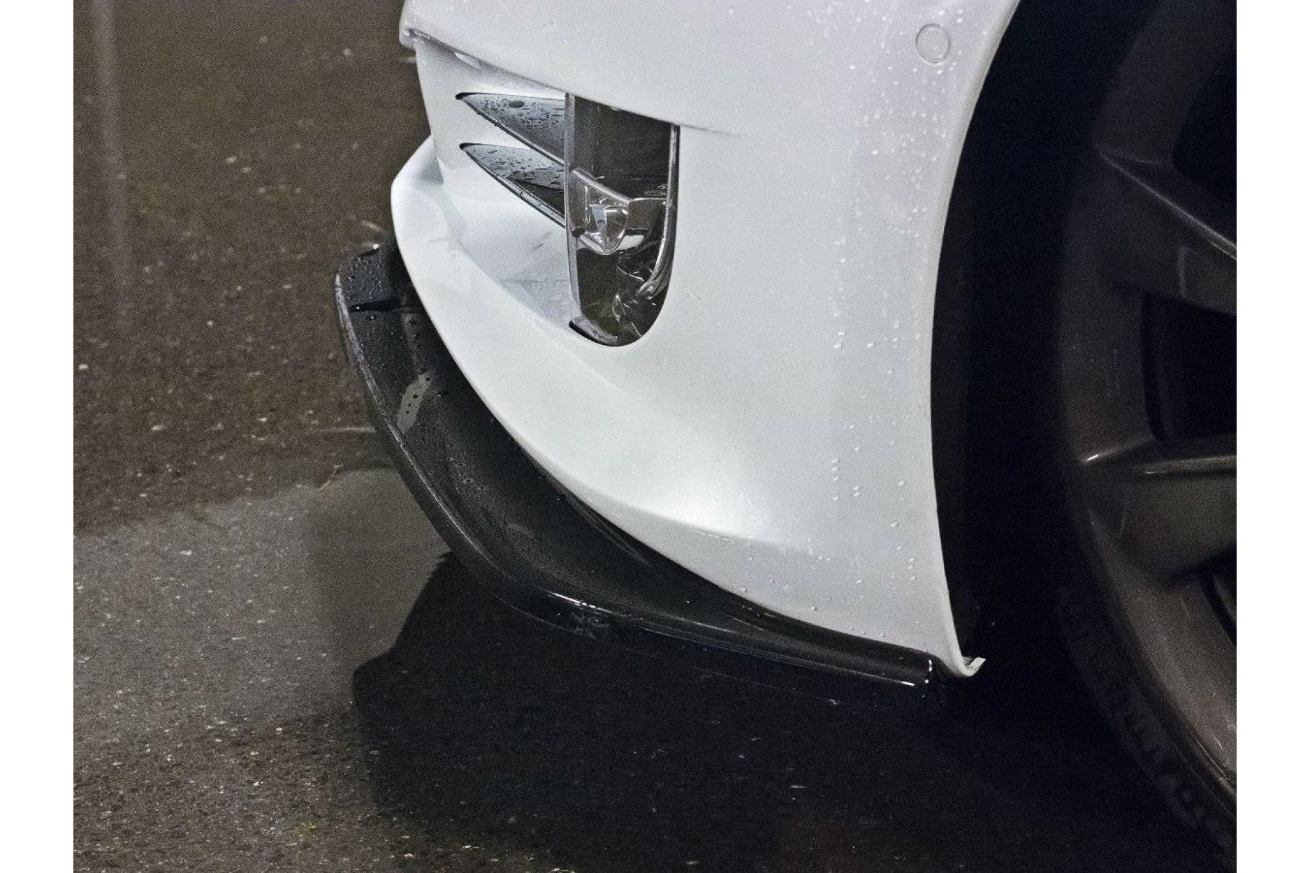 Maxton Design ABS Frontlippe V.1 für Tesla Model S Facelift schwarz hochglanz (4) 