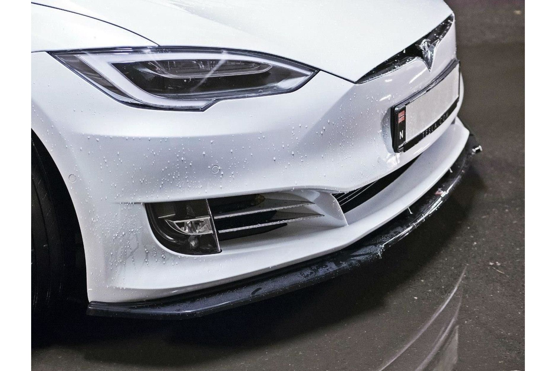 Maxton Design ABS Frontlippe V.1 für Tesla Model S Facelift schwarz hochglanz (5) 