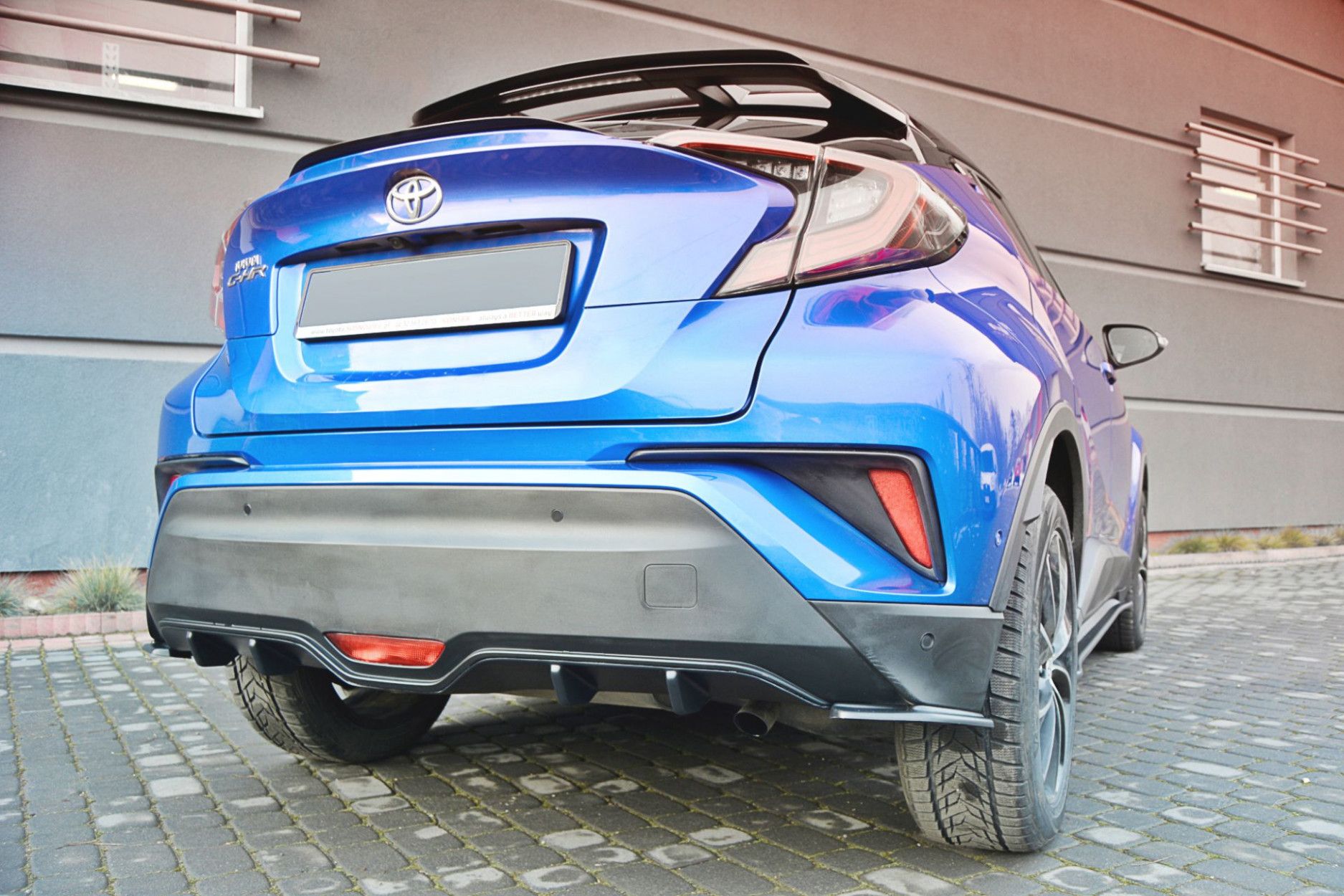 Maxton Design ABS Diffusor für Toyota C-HR schwarz hochglanz (2) 