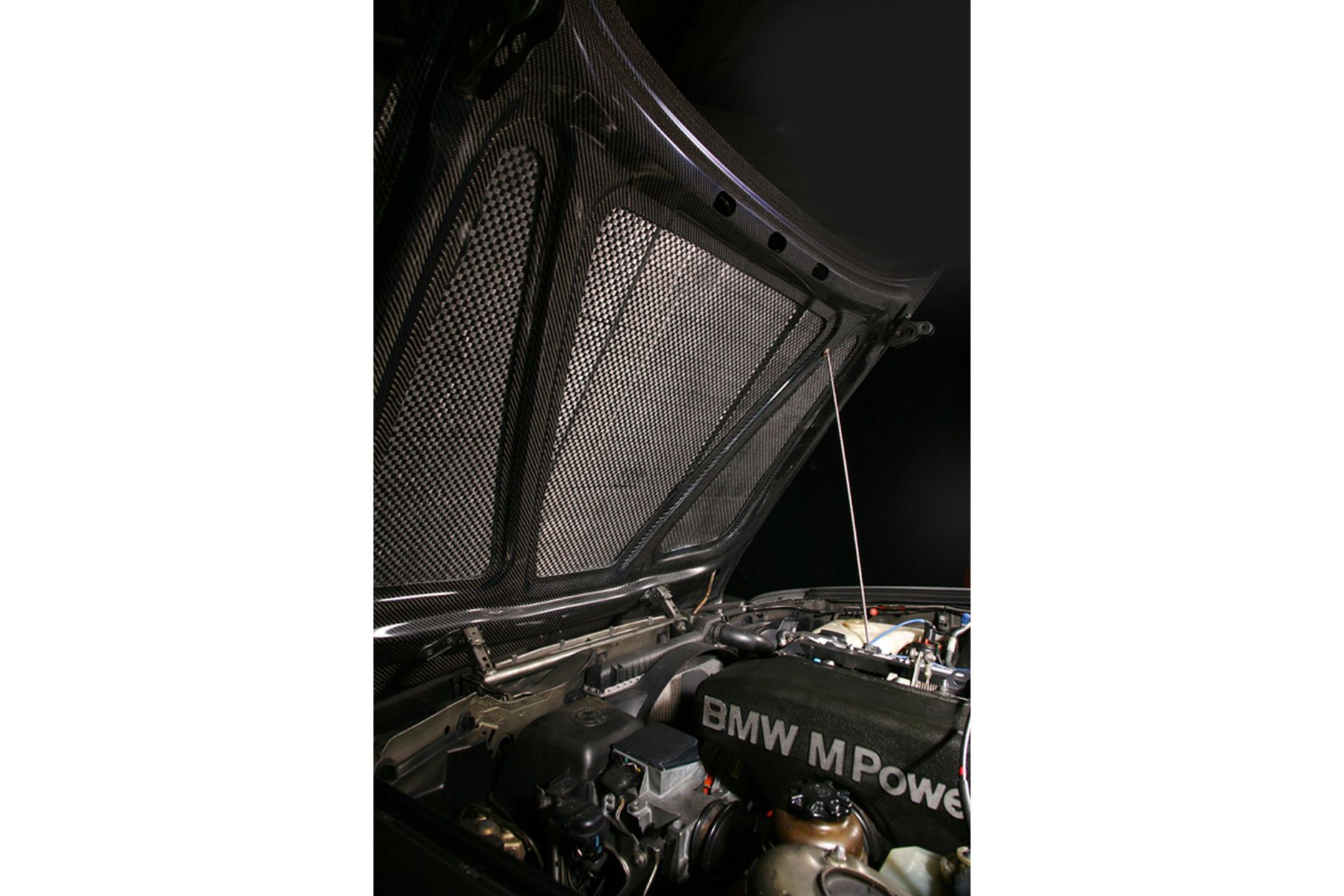 Varis carbon hood for BMW E30 M3 (2) 