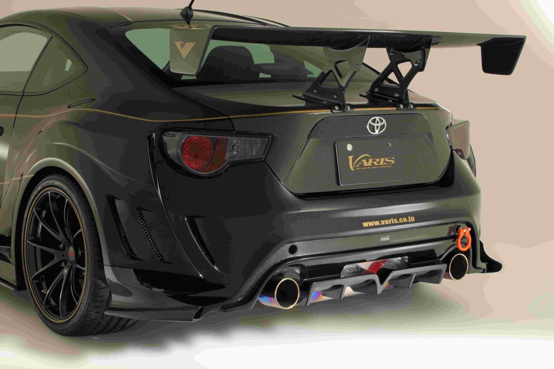 Varis Carbon Wide Bodykit für Toyota GT86 (8) 