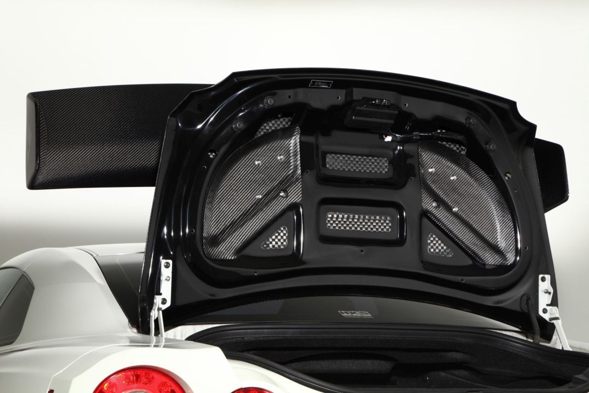 Varis carbon rear cover for Nissan R35 GT-R