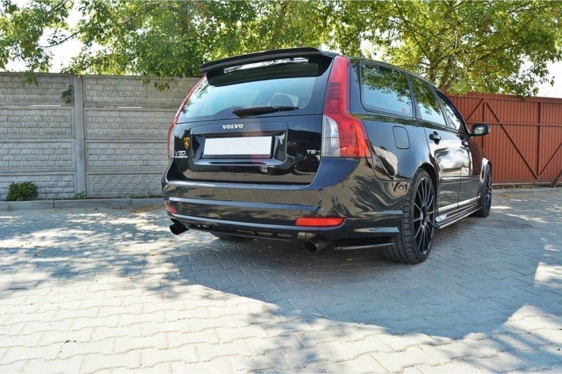 Maxton Design ABS Diffusor Seiten Eerwiterungen Flaps für Volvo V50 schwarz hochglanz (2) 