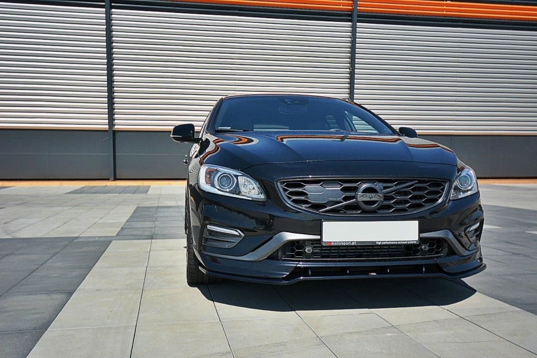 Maxton Design ABS Frontlippe V.1 für Volvo V60 Facelift schwarz hochglanz (2) 