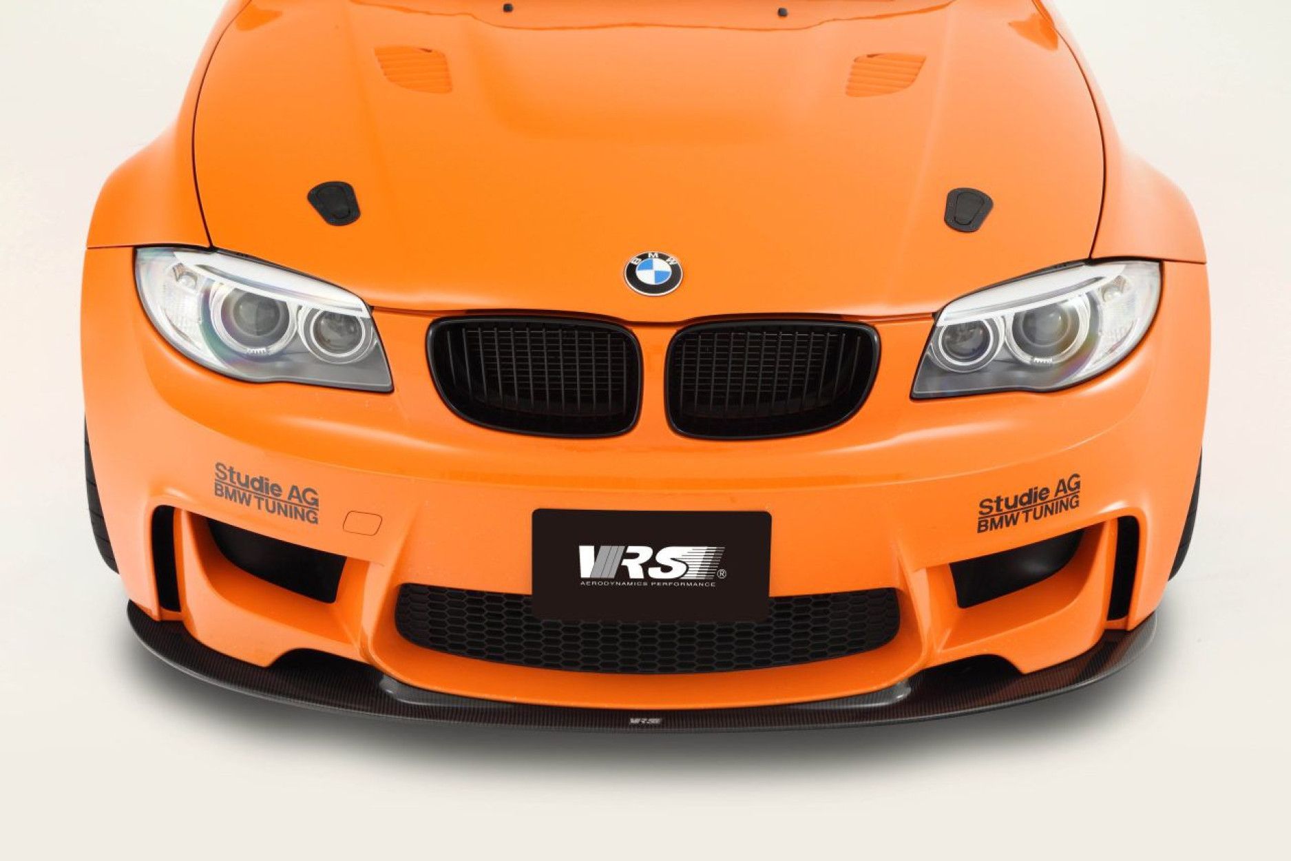 Varis carbon front lip for BMW E82 1M (4) 