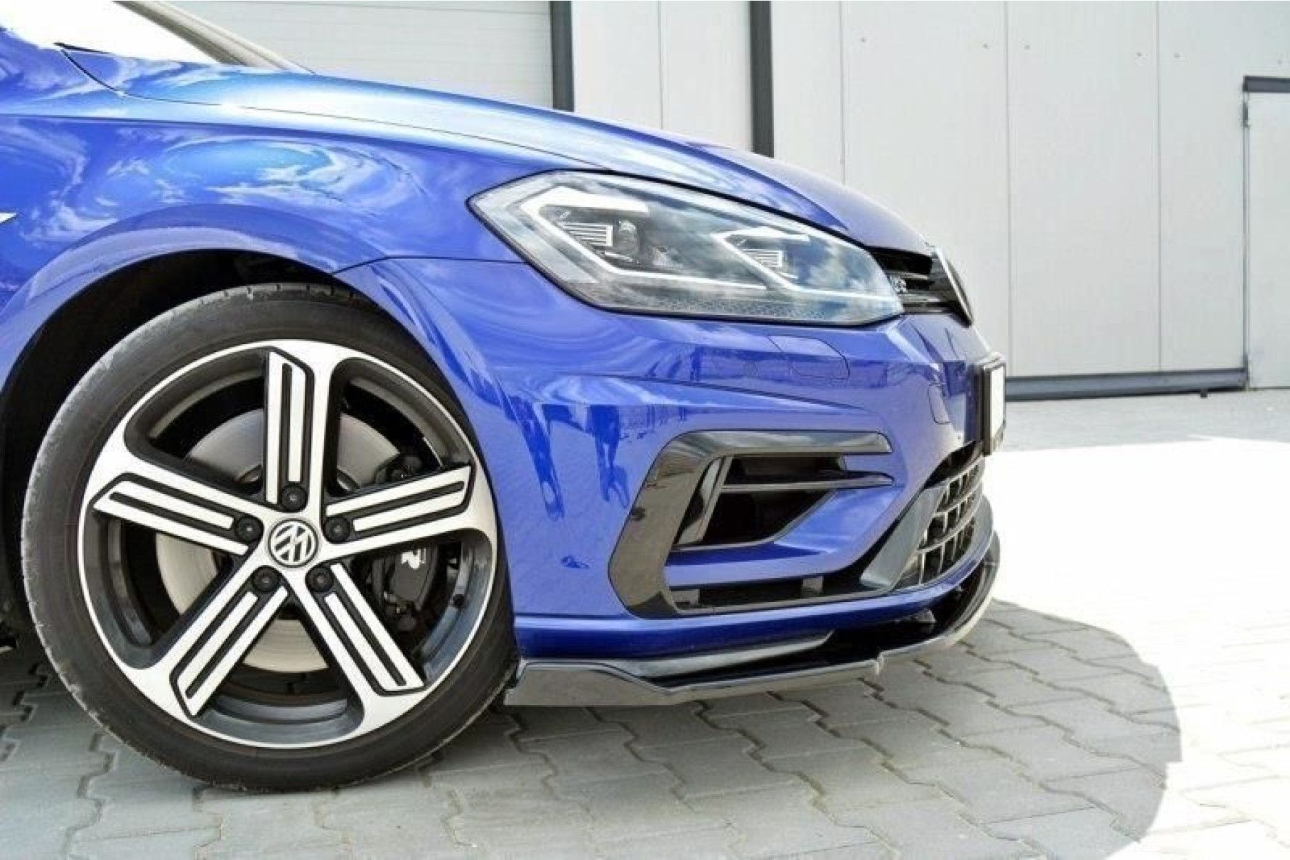 Maxton Design ABS Frontlippe V.1 für Volkswagen Golf Mk7 R Facelift schwarz hochglanz (4) 