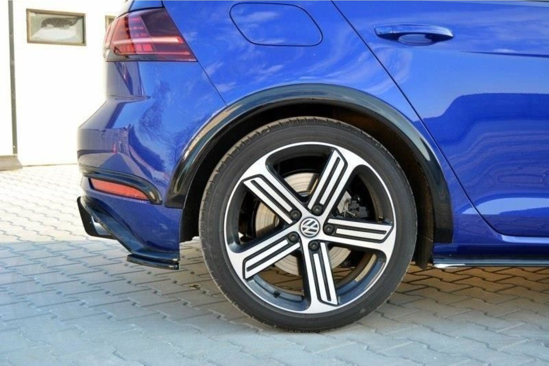 Maxton Design ABS Kotflügel Verbreiterung für Volkswagen Golf Mk7