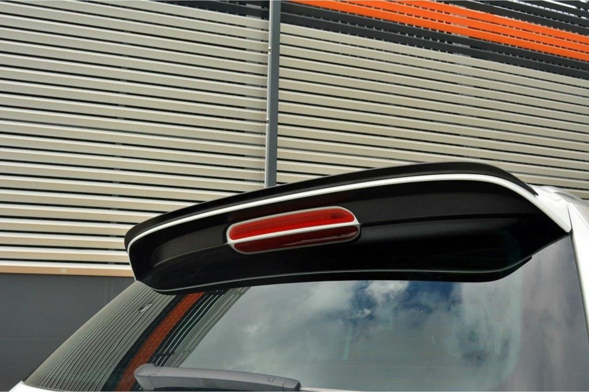 Maxton Design ABS Spoiler Aufsatz für Volkswagen Tiguan Mk2 R-Line schwarz hochglanz (3) 