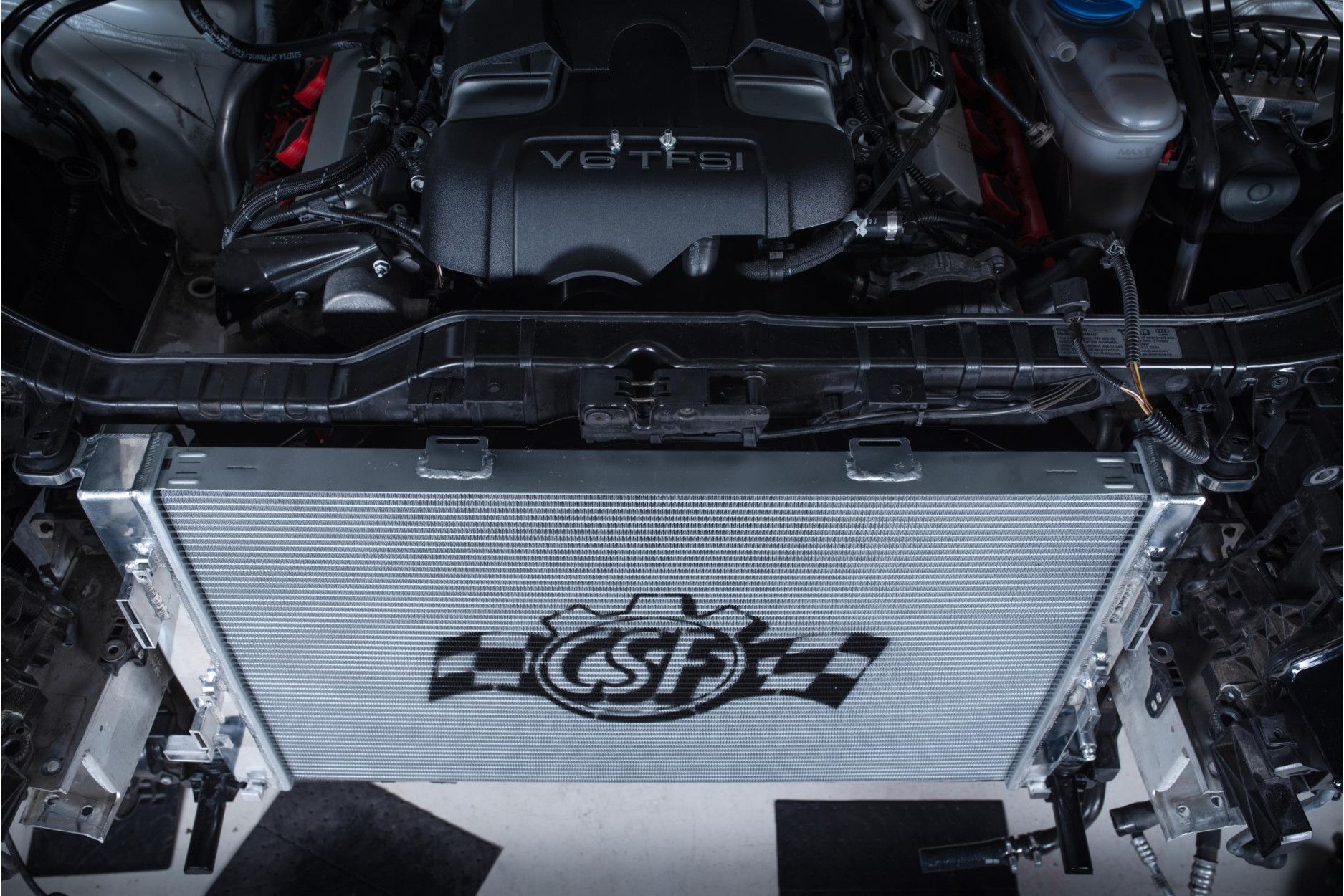 CSF Hochleistungs-Wasserkühler mit integriertem Getriebeölkühler für Audi B8 S4 und S5 (9) 